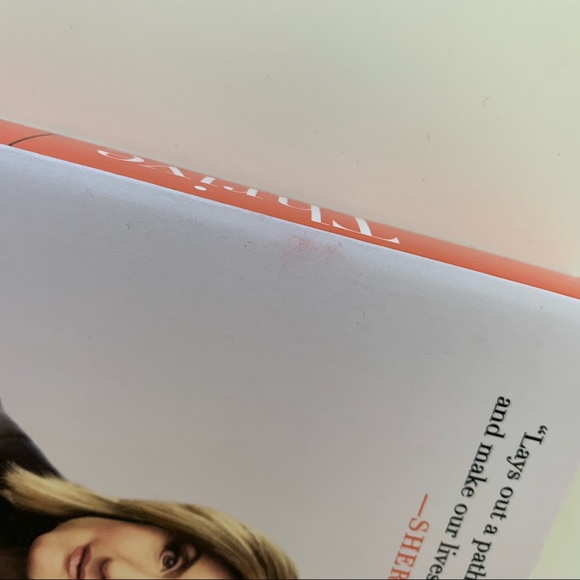 Thrive by Arianna Huffington paperback book - Picture 3 of 11